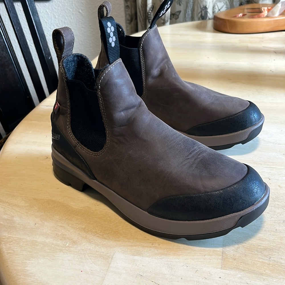 Danner women’s Chelsea boot size 9.5